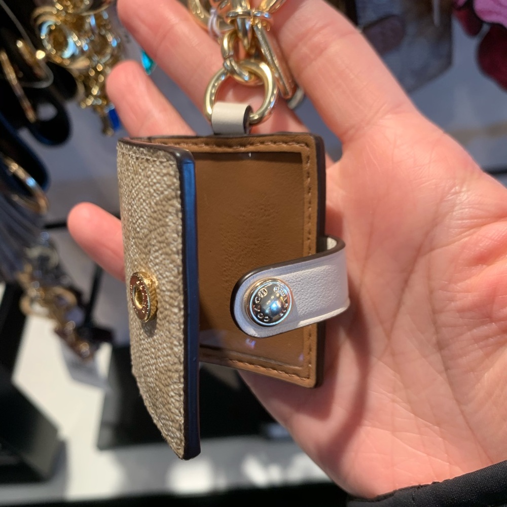 Coach Key Chain - Picture 3 of 4